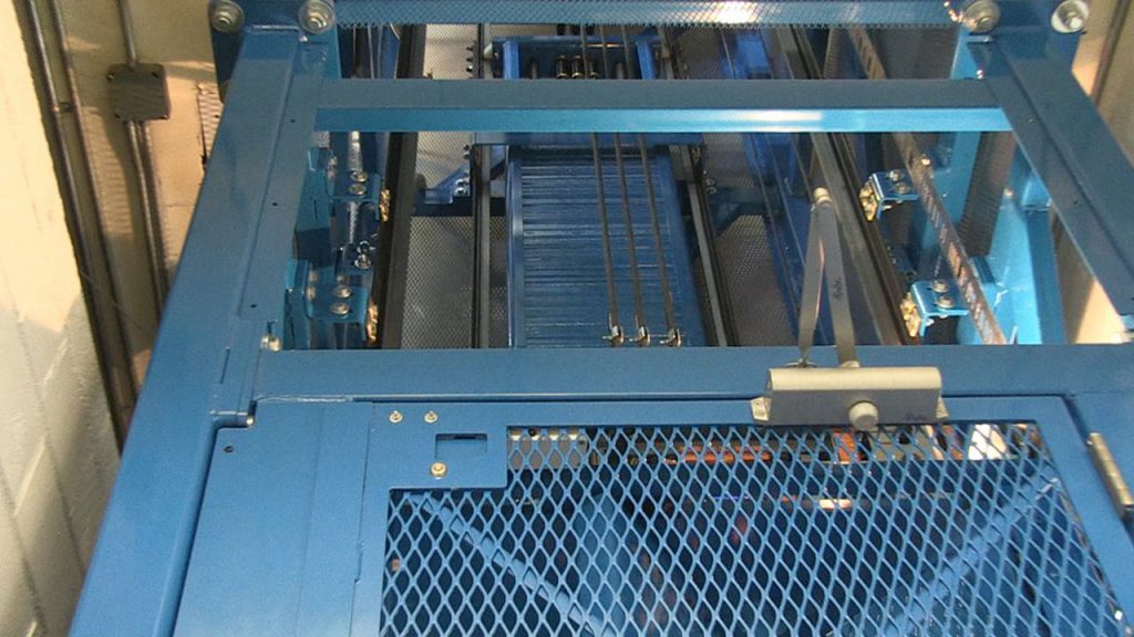 Personnel Elevators and Manlifts for Commercial Use